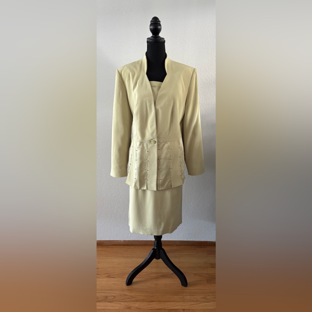 Tango Nites 2pc Light Green Skirt Suit with Peach Skin and Rhinestones Size 16